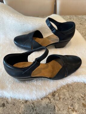 Emily Rae Clark pump shoes